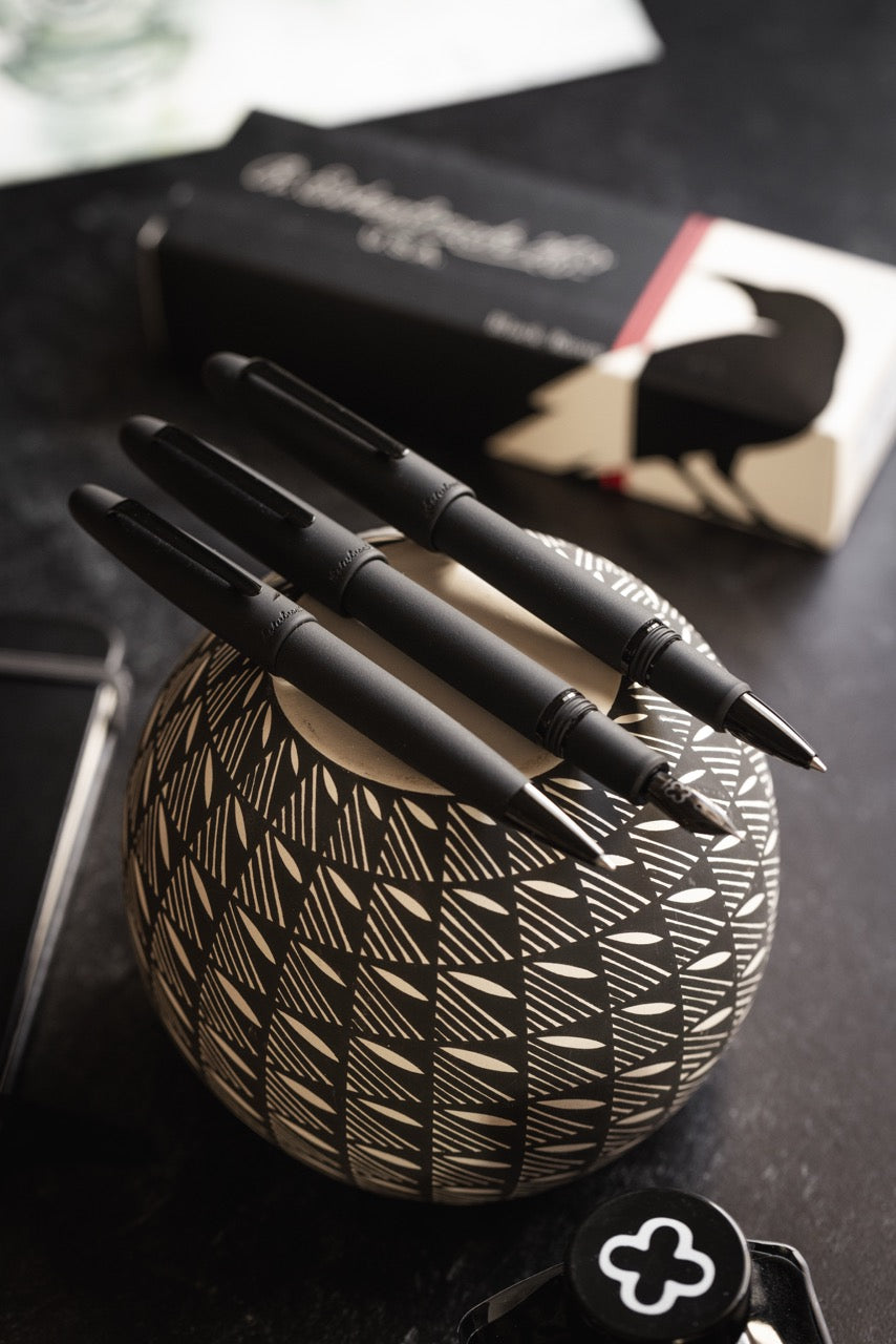 Estie Raven Black Matte (with Piston)