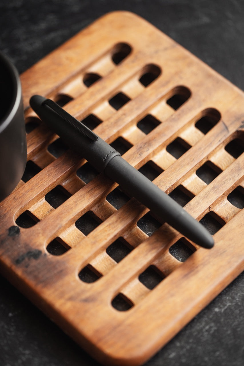 Estie Raven Black Matte (with Piston)