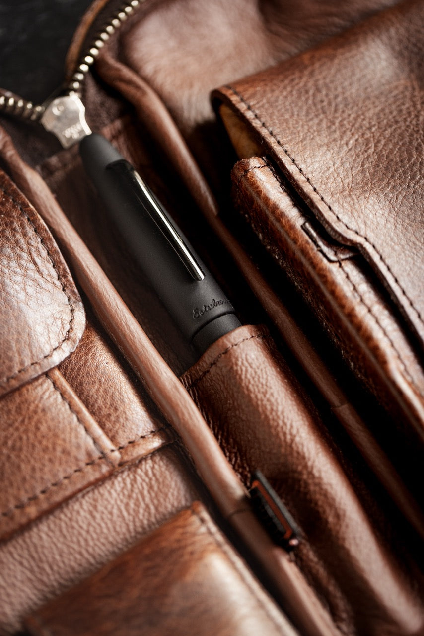 Estie Raven Black Matte (with Piston)