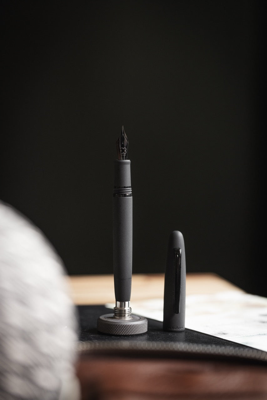 Estie Raven Black Matte (with Piston)