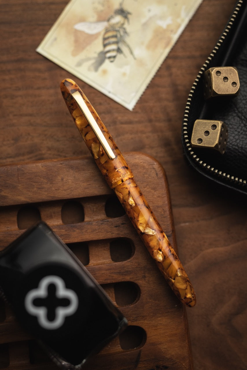 Honey Comb Gold Trim Estie
