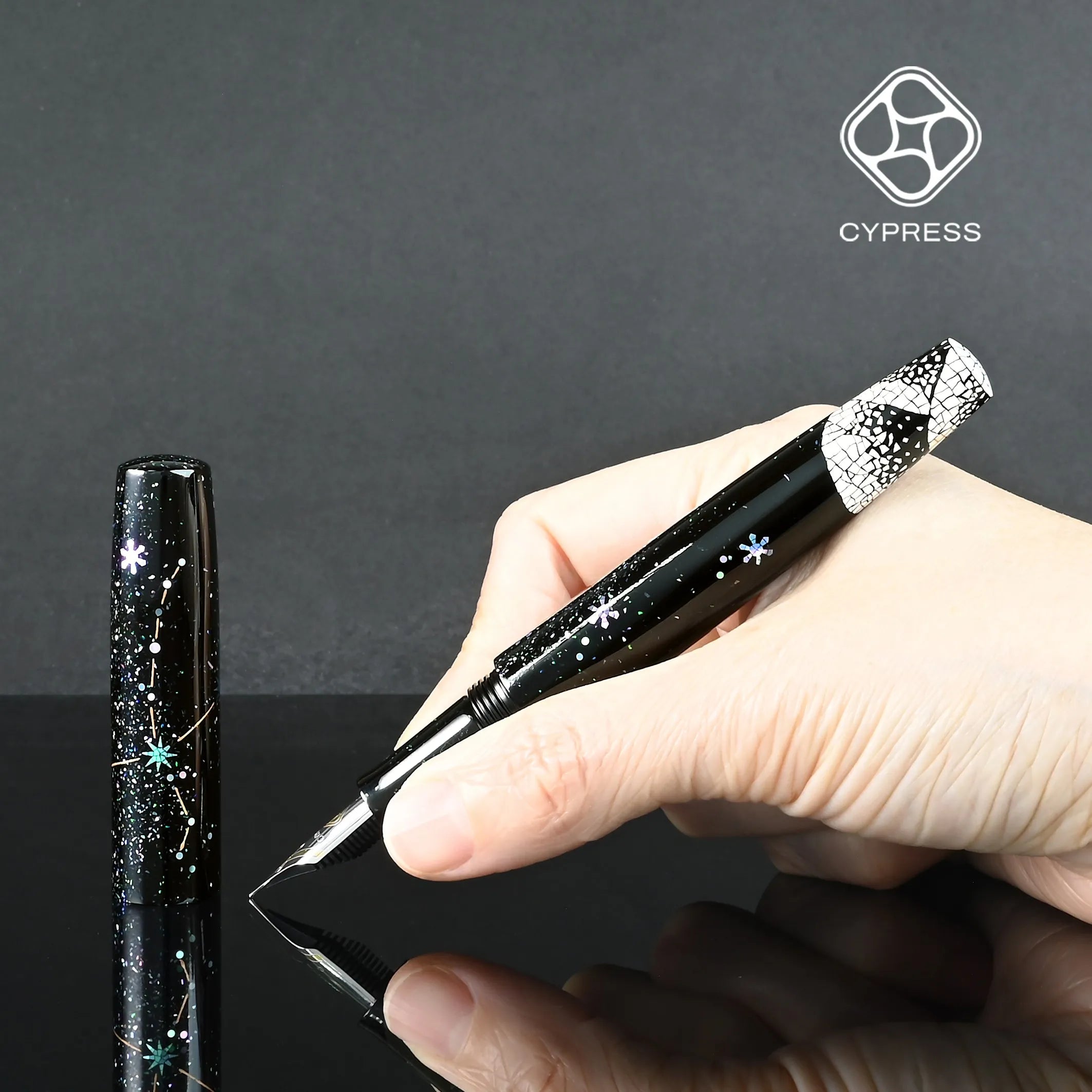 Eggshell Raden – Grus at Starry Dusk