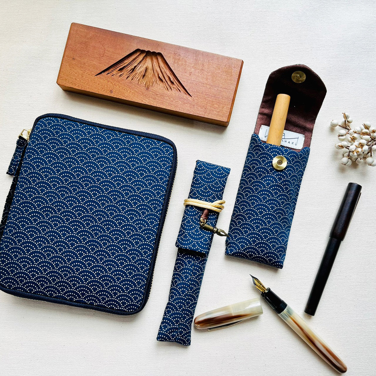 Seigaiha Zippered 10 Pen Case