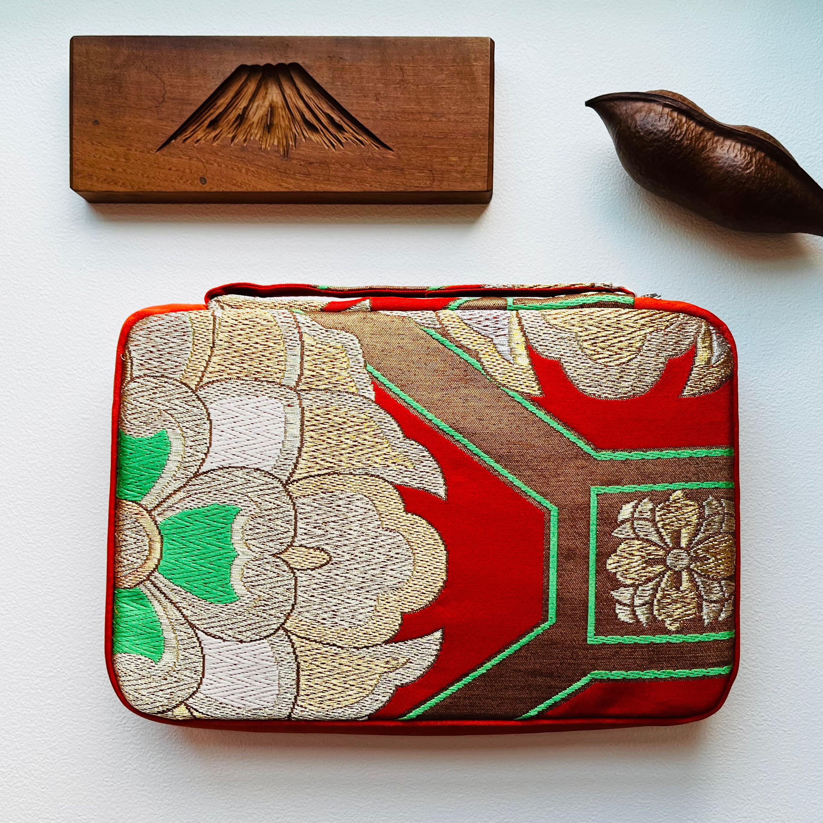 Kimono Obi Fabric 20 Pen Case (Dahlia Pinnata)