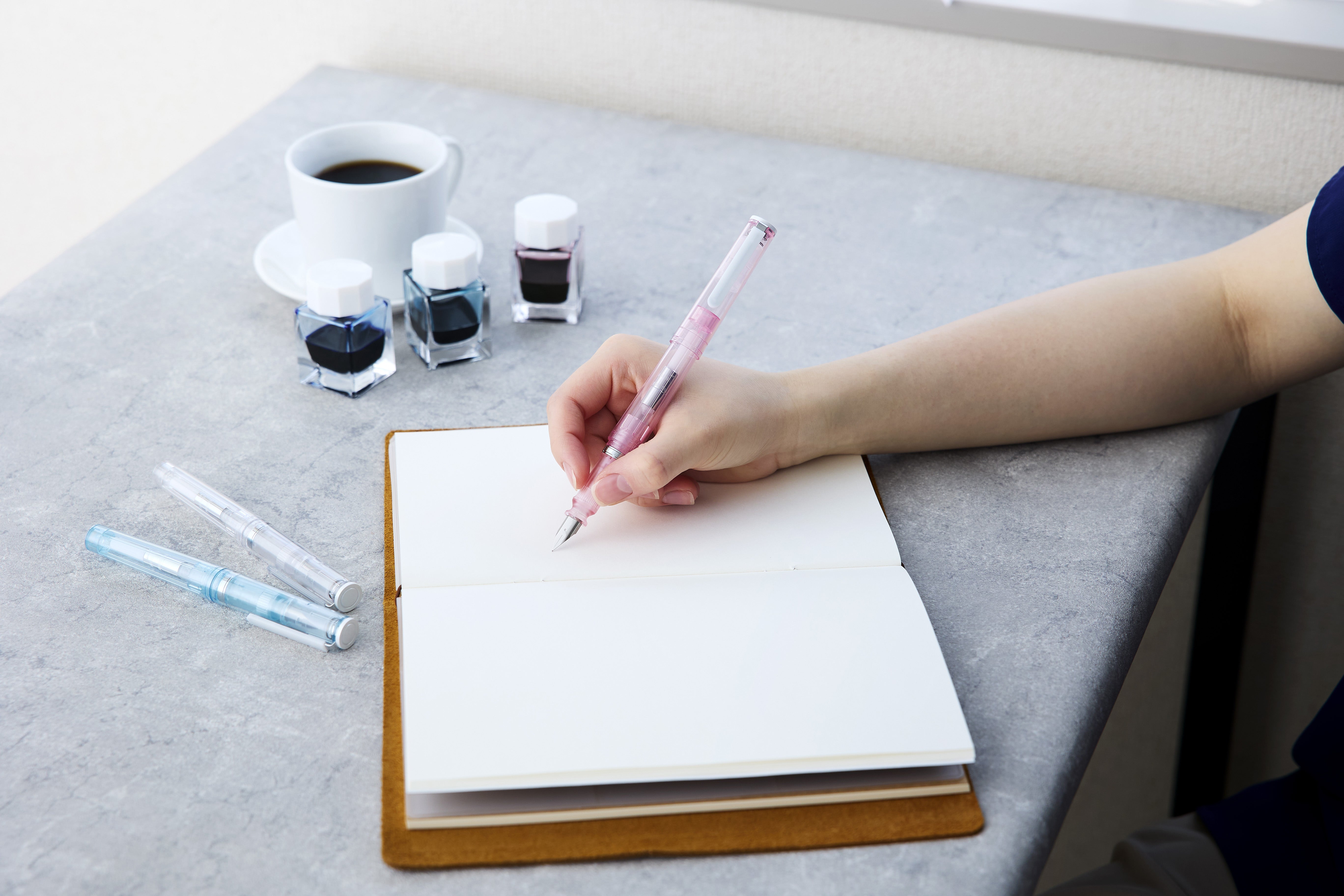 Tuzu Adjust Glassy Crystal Cherry