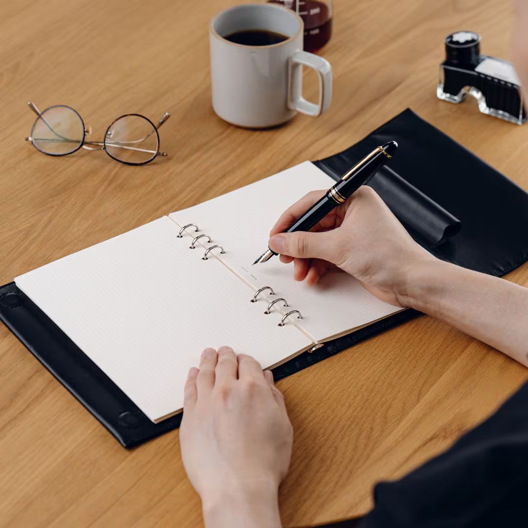 A5 Ring Binder with Pen Holder (Tochigi Leather)