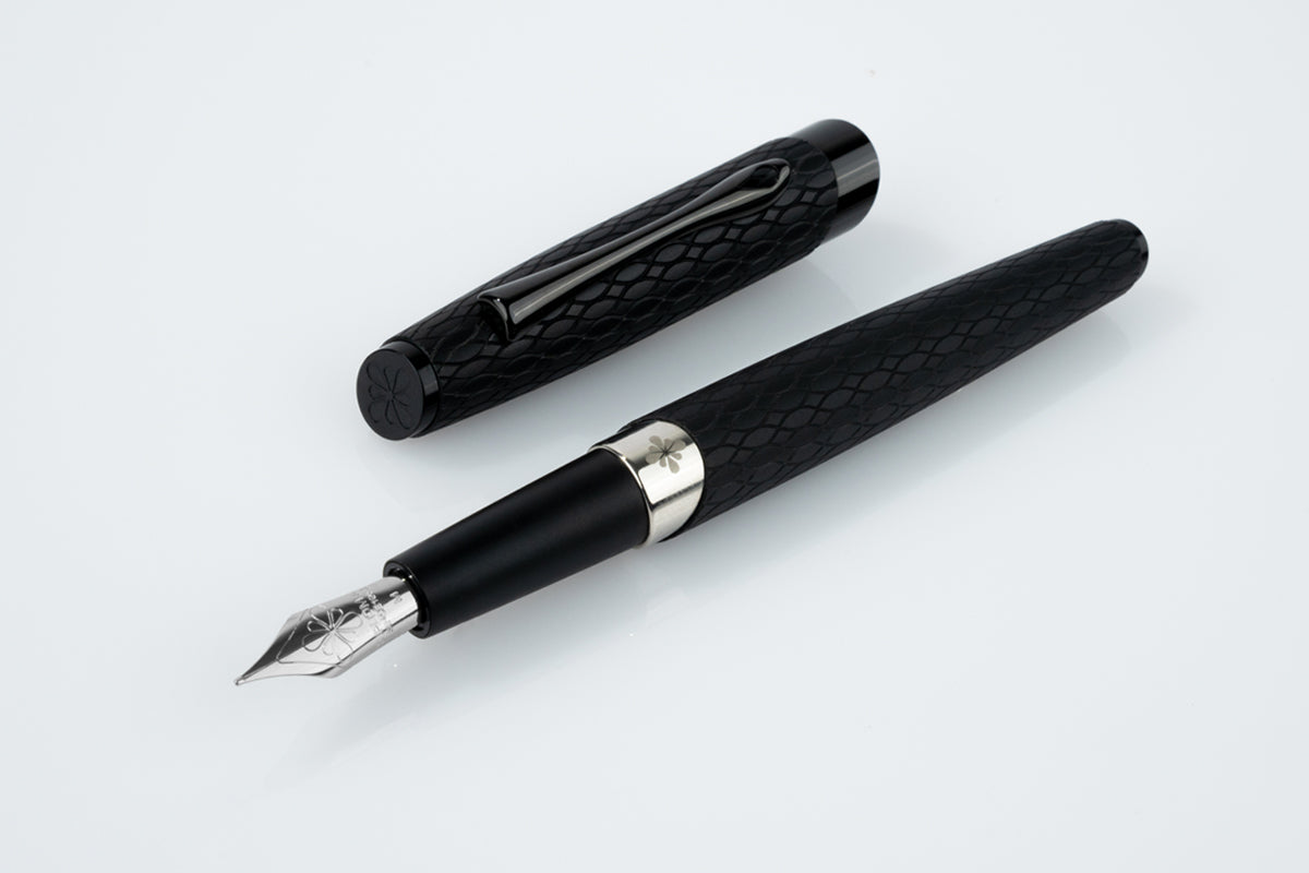Black Cobra Fountain Pen