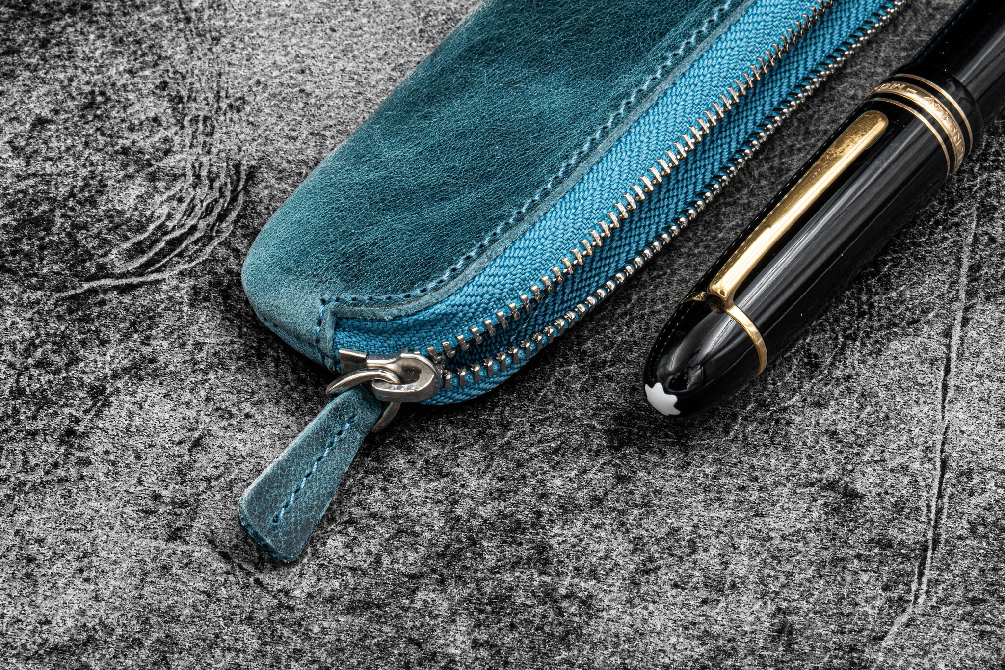 Leather Zippered Single Fountain Pen Pouch - Crazy Horse Ocean Blue