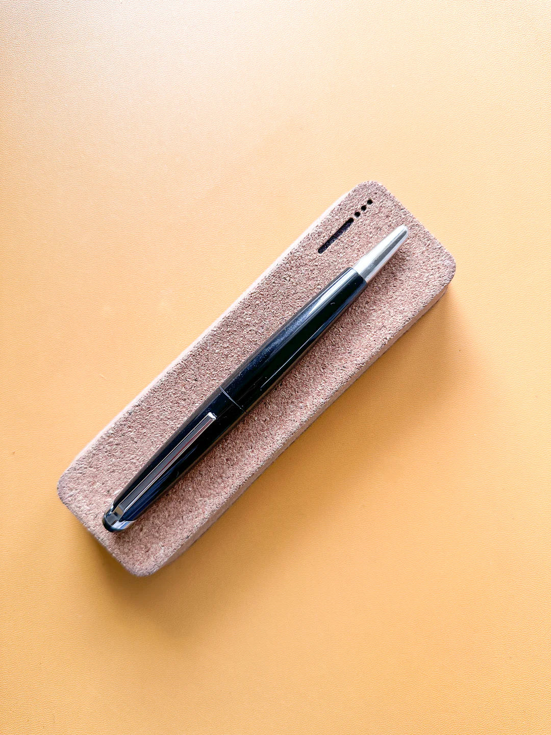 Phantom Retractable Fountain Pen - Clear Chrome