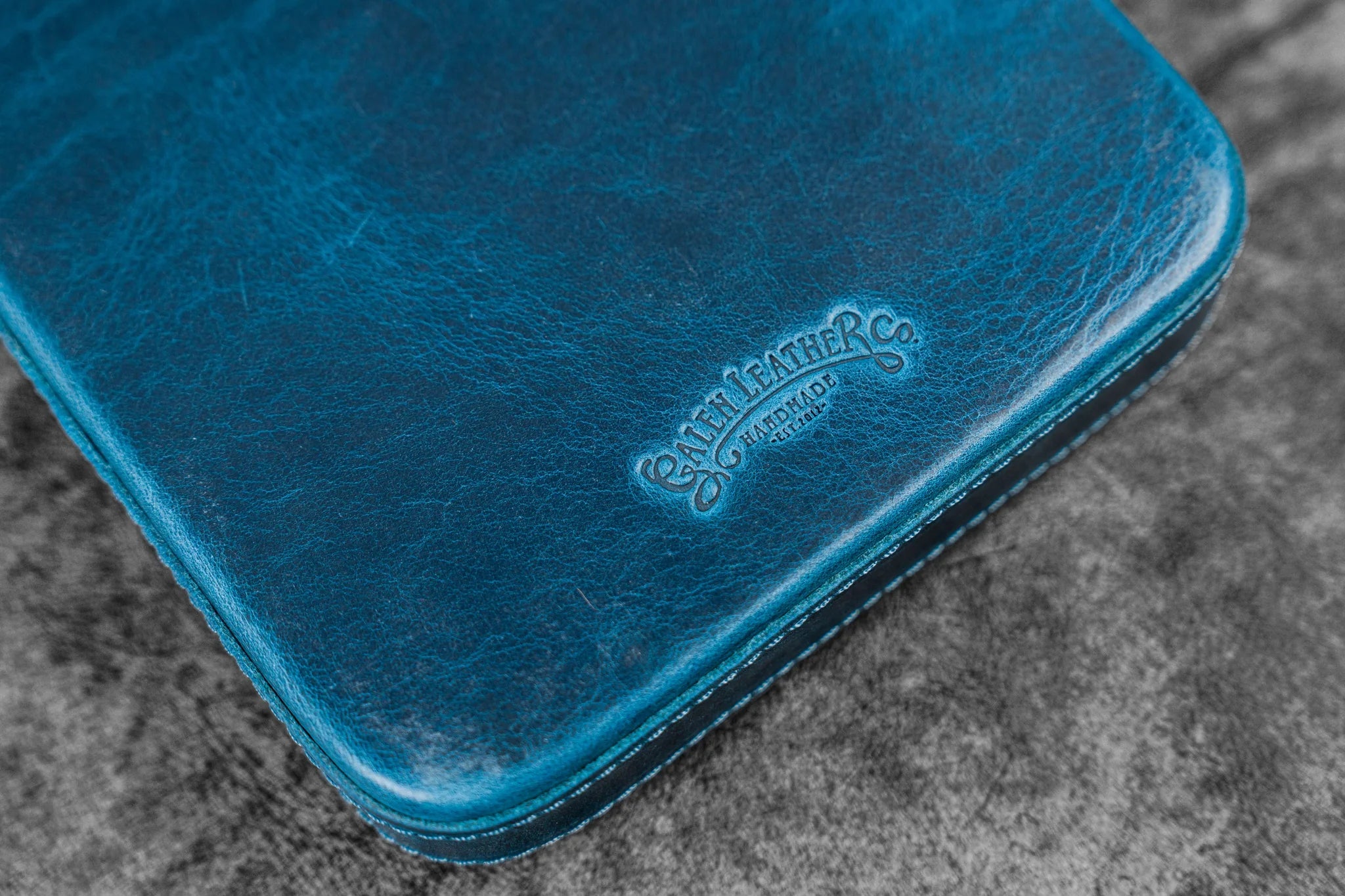 Leather Magnum Opus 6 Slots Hard Pen Case with Removable Pen Tray - Crazy Horse Ocean Blue