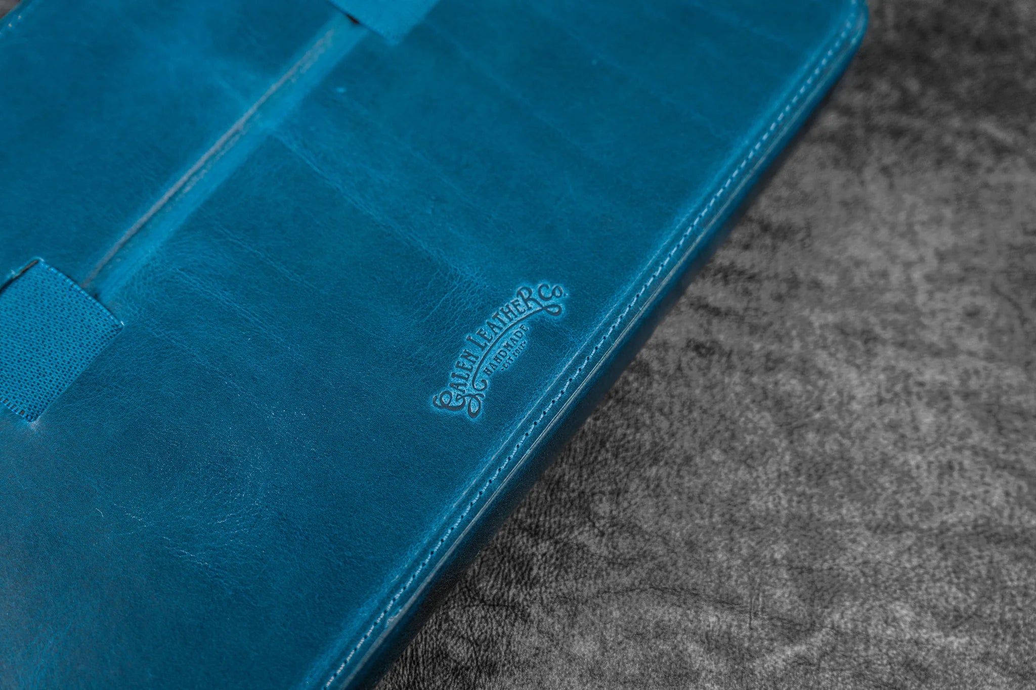 Leather Magnum Opus 12 Slots Hard Pen Case with Removable Pen Tray - Crazy Horse Ocean Blue