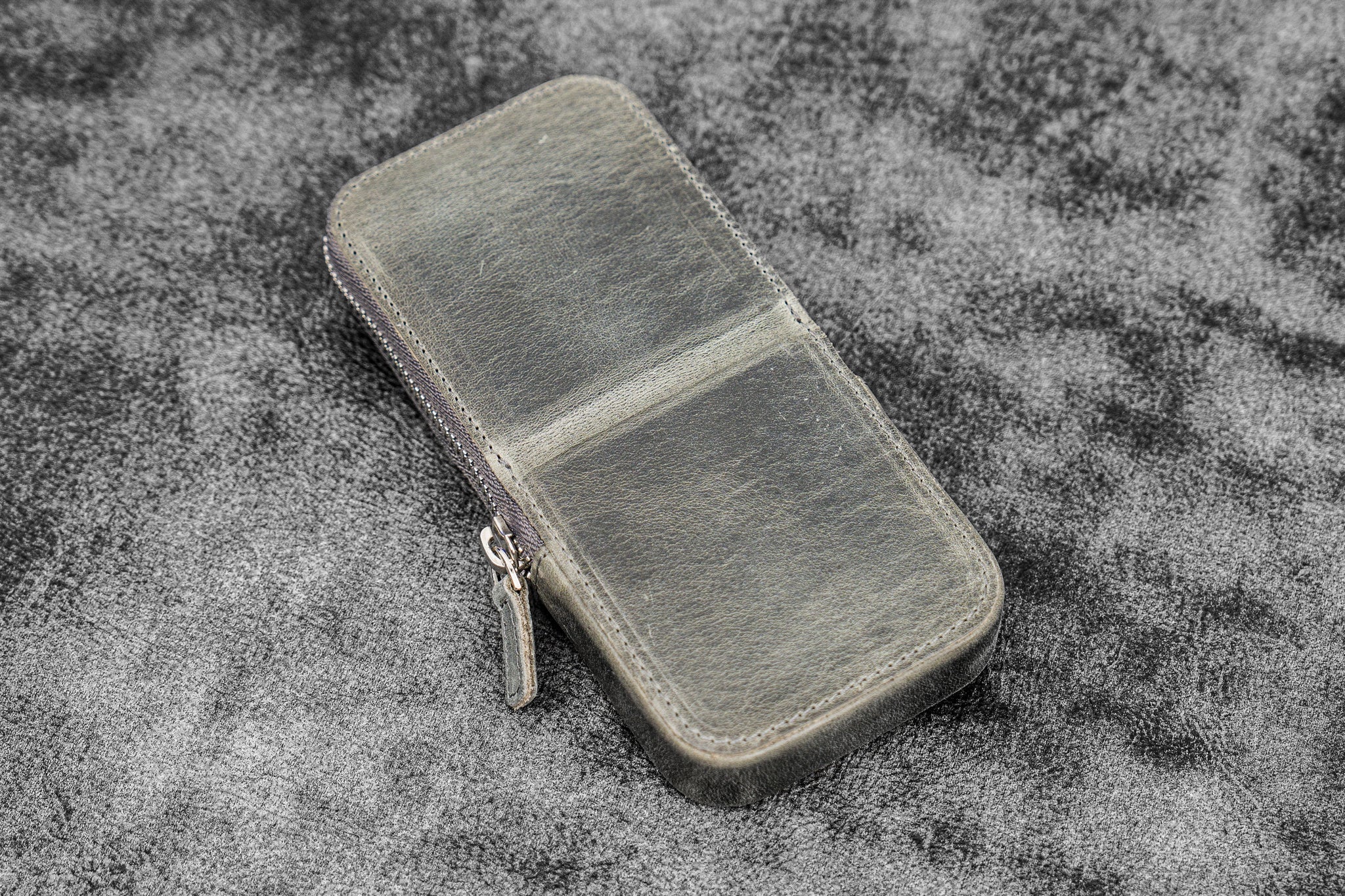 Leather Zippered Magnum Opus 3 Slots Hard Pen Case with Removable Pen Tray - Crazy Horse Smoky