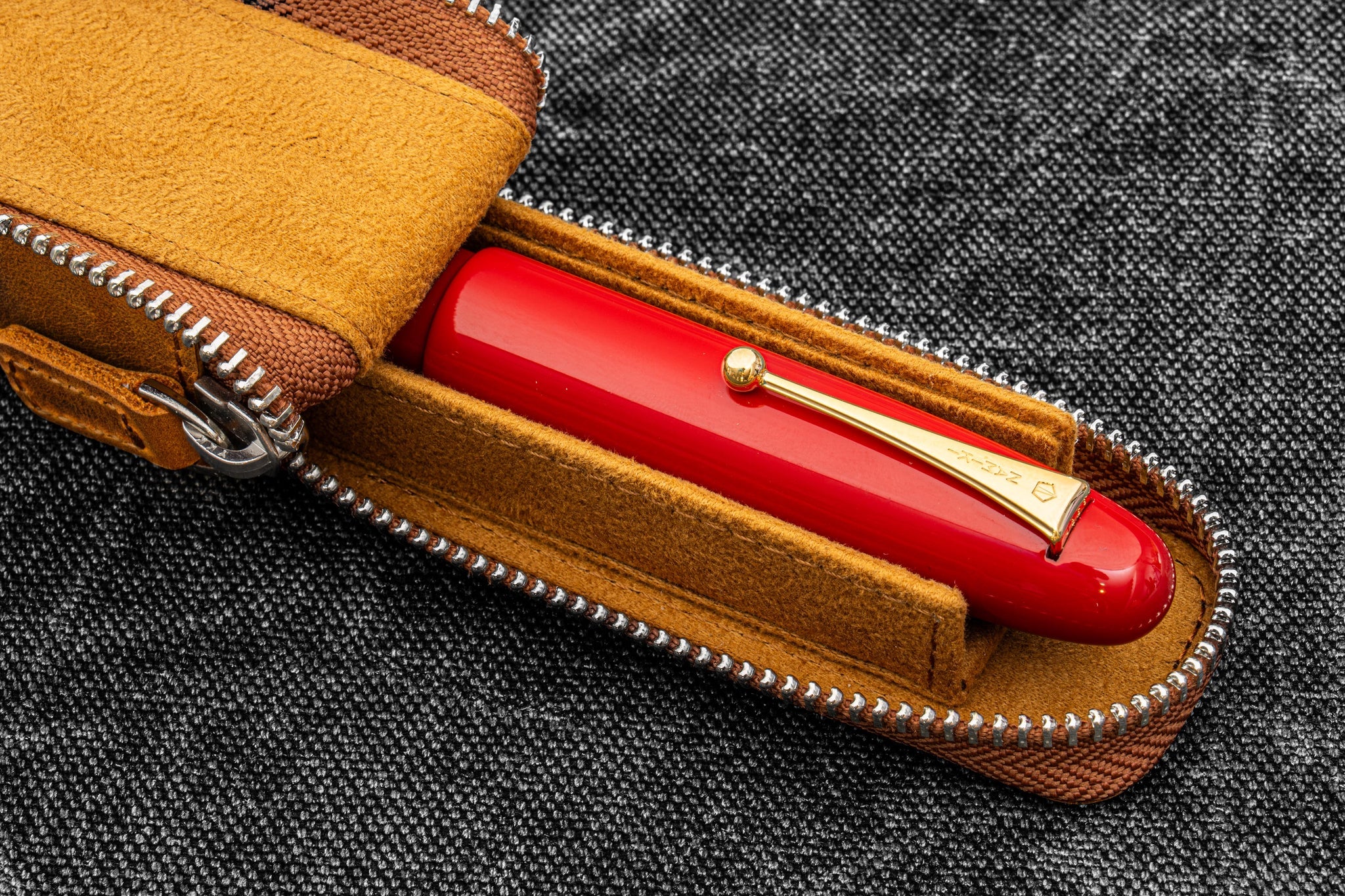 Leather Zippered Magnum Opus Single Hard Pen Case For Oversized Pens & Namiki Emperor - Crazy Horse Brown
