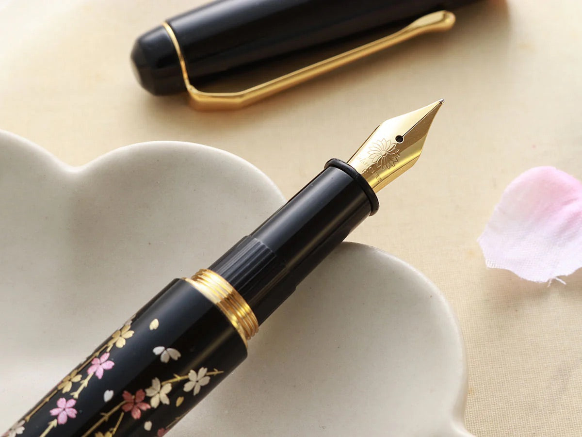Kuretake Yumeginga Kindai Maki-e Shidare Zakura