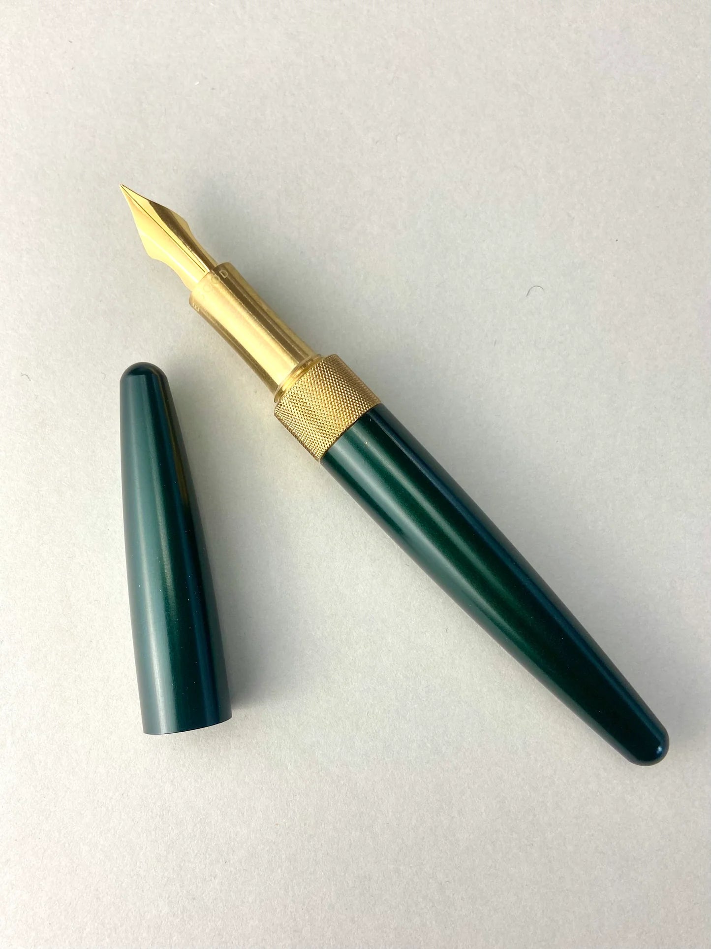 R615 British Racing Green