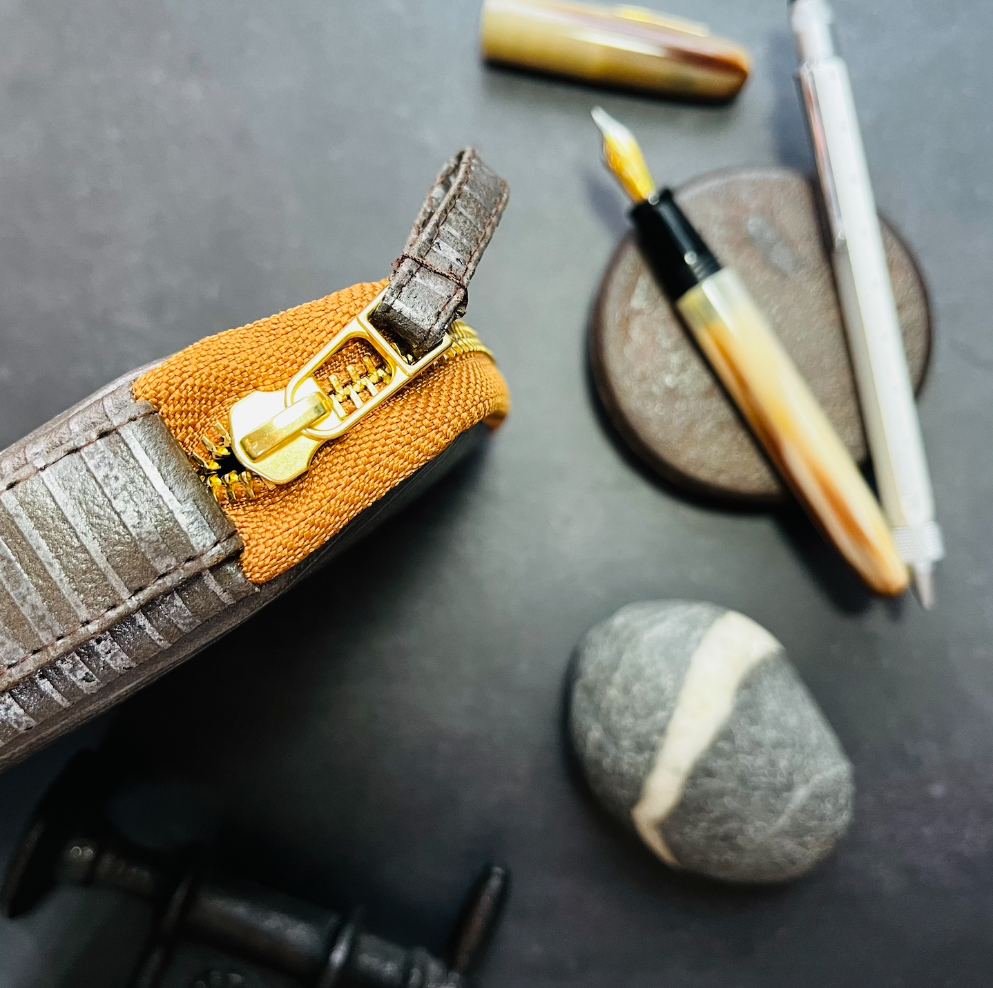 Iron Zippered 10 Pen Case