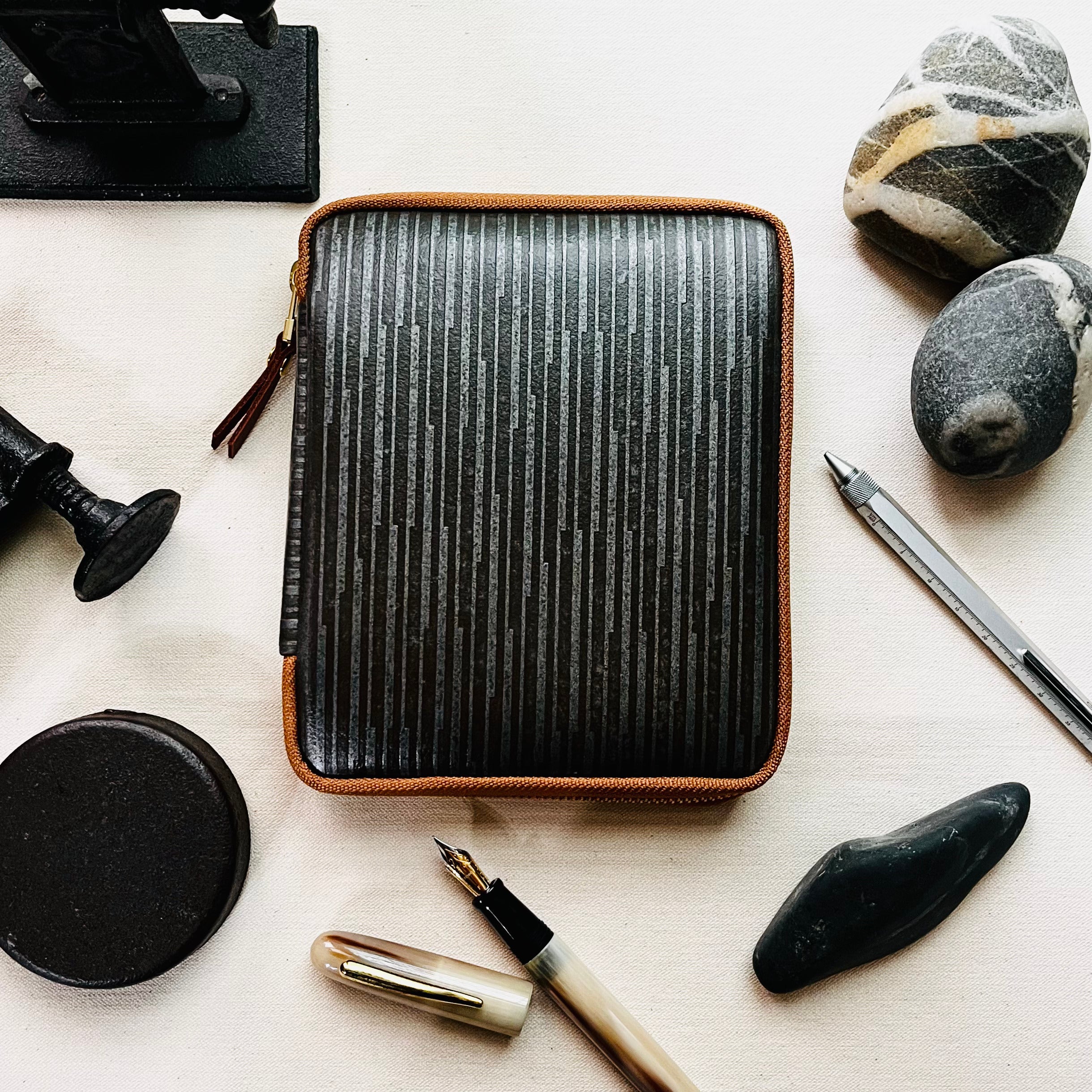 Iron Zippered 10 Pen Case