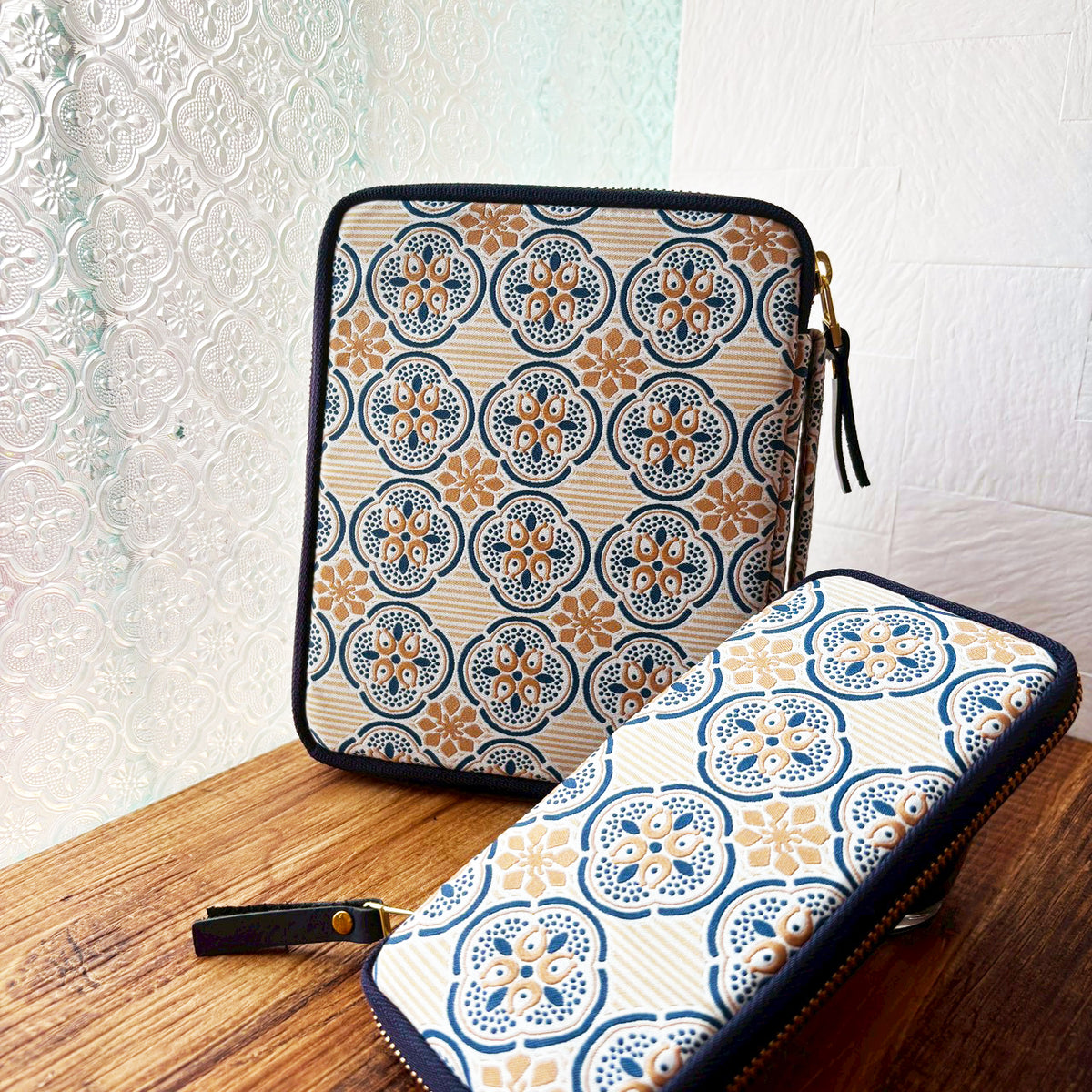 Woven Form Zippered 10 Pen Case (Khaki)