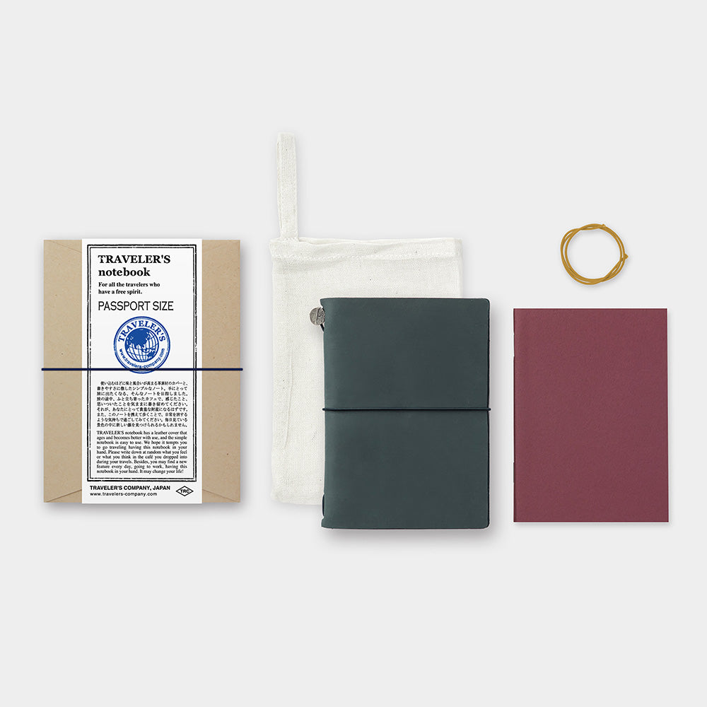 TRAVELER'S Notebook Blue (Passport Size)