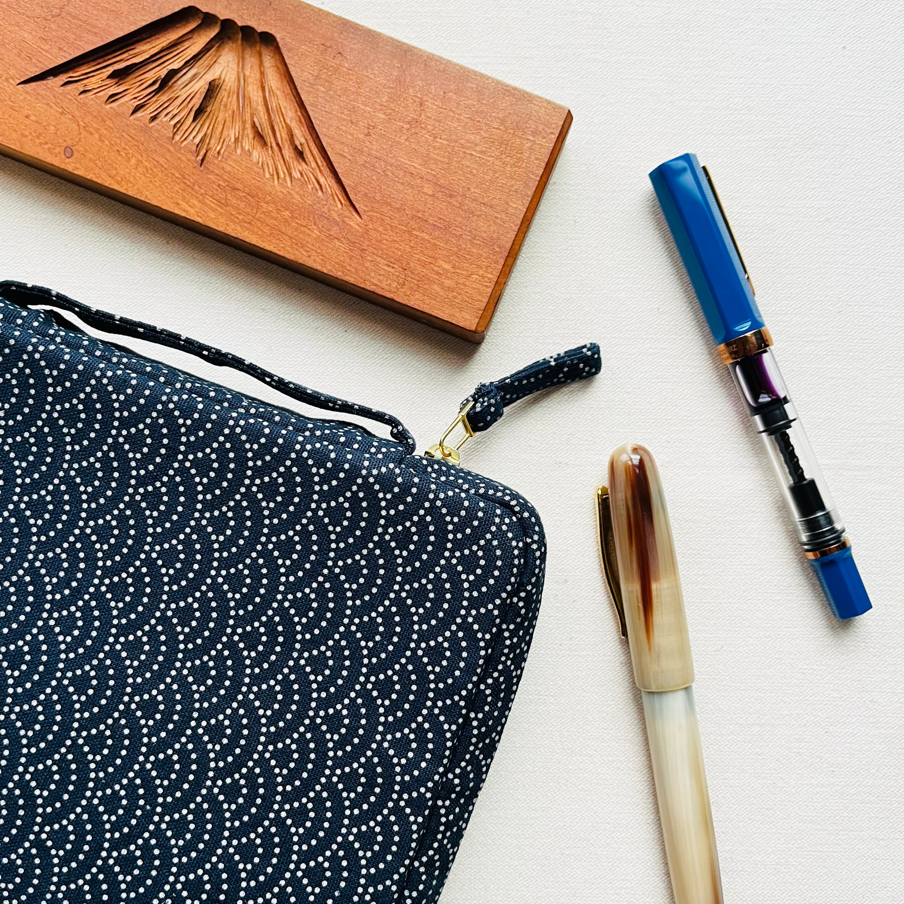 Seigaiha Zippered 5 Slots Pen Case for Larger Pens