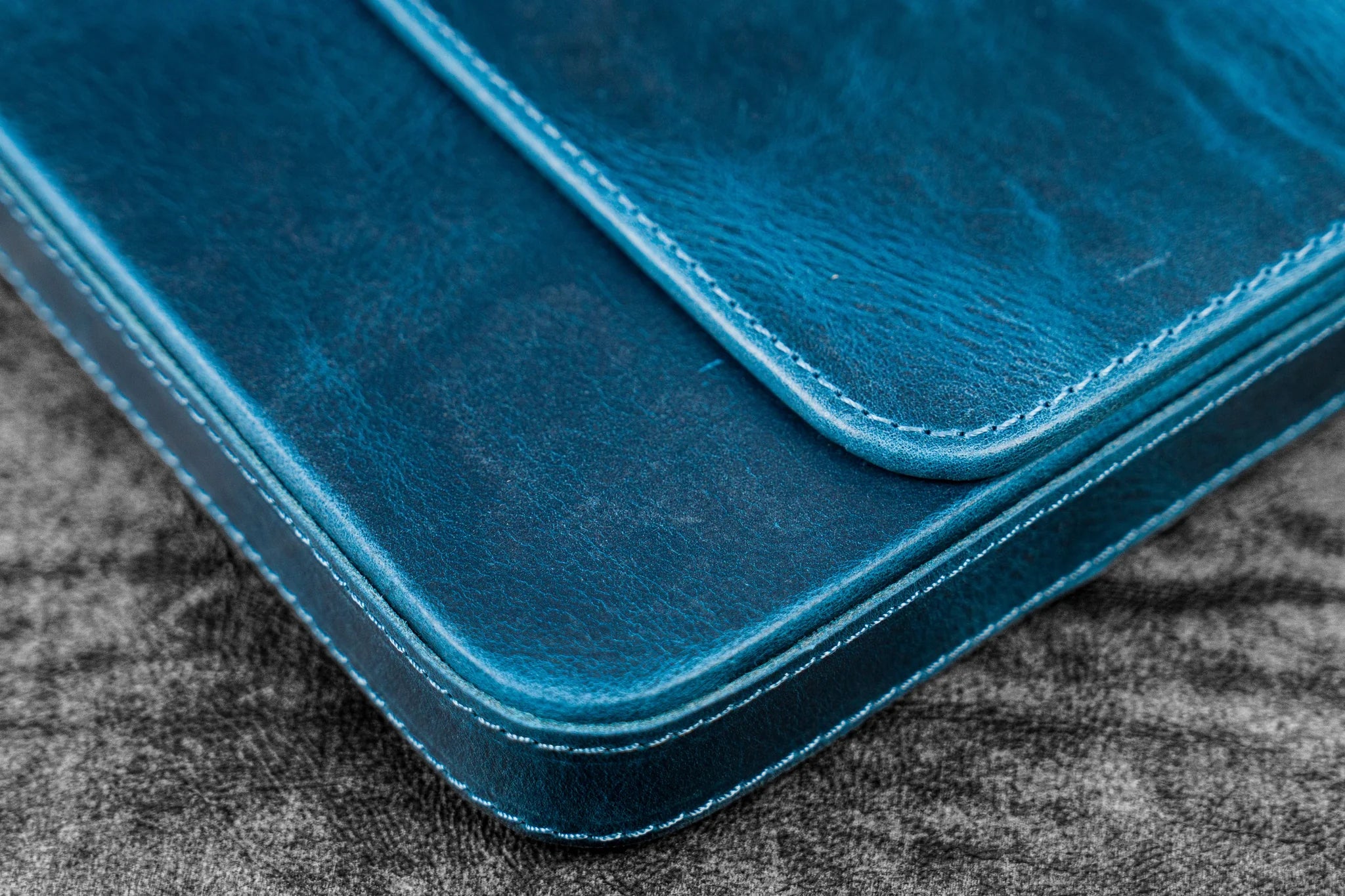 Leather Magnum Opus 6 Slots Hard Pen Case with Removable Pen Tray - Crazy Horse Ocean Blue