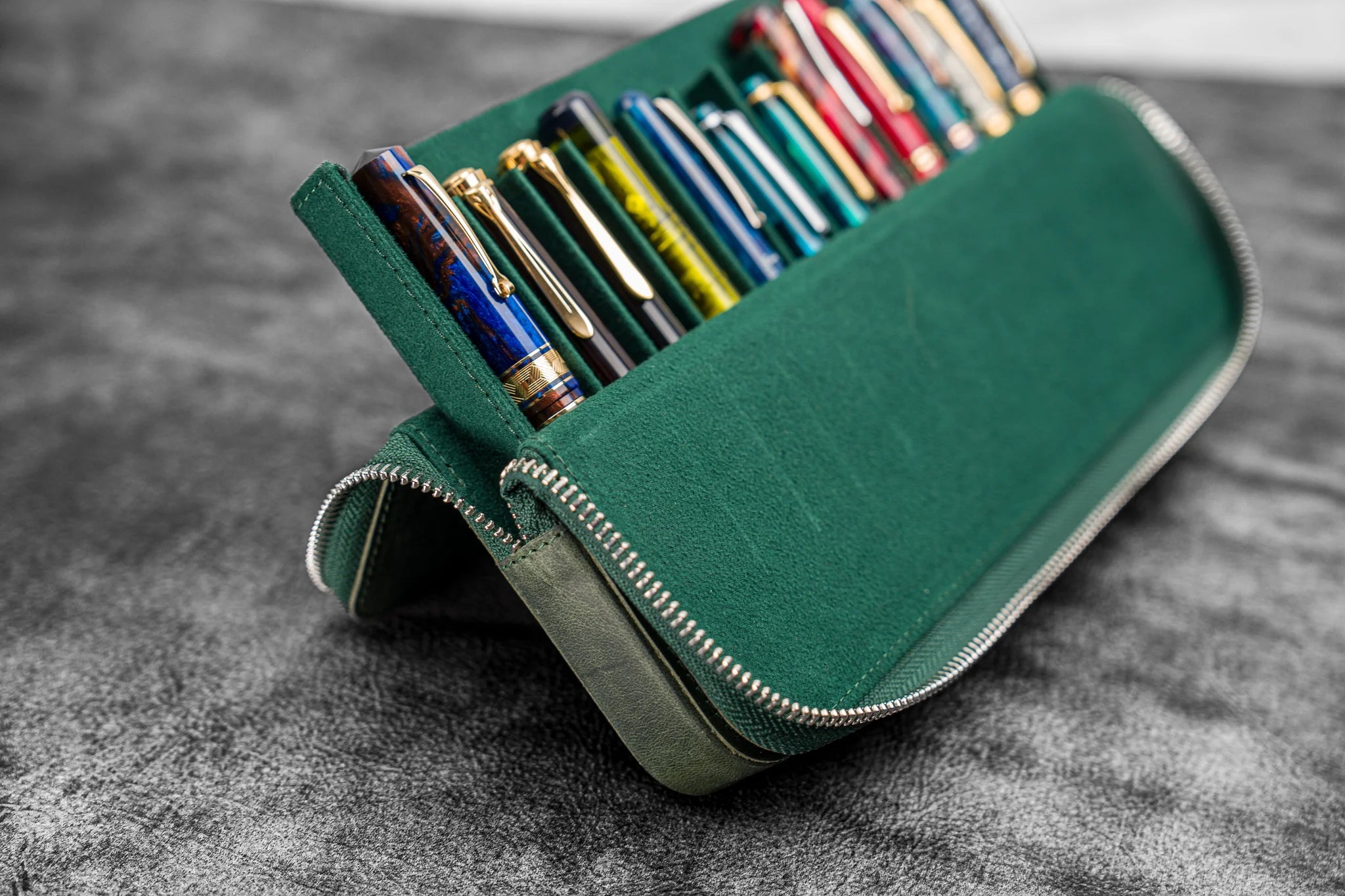 Leather Magnum Opus 12 Slots Hard Pen Case with Removable Pen Tray - Crazy Horse Forest Green