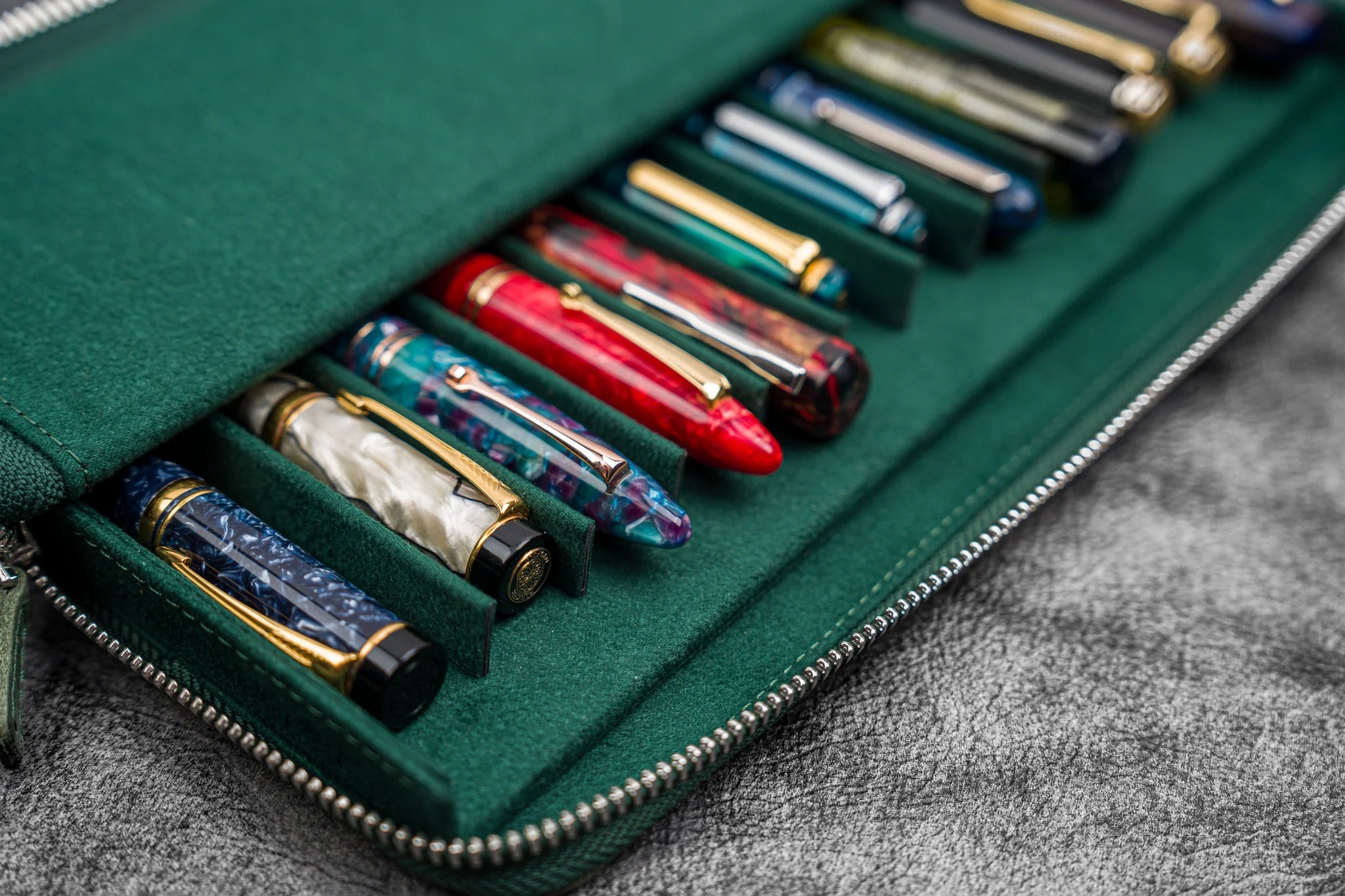 Leather Magnum Opus 12 Slots Hard Pen Case with Removable Pen Tray - Crazy Horse Forest Green