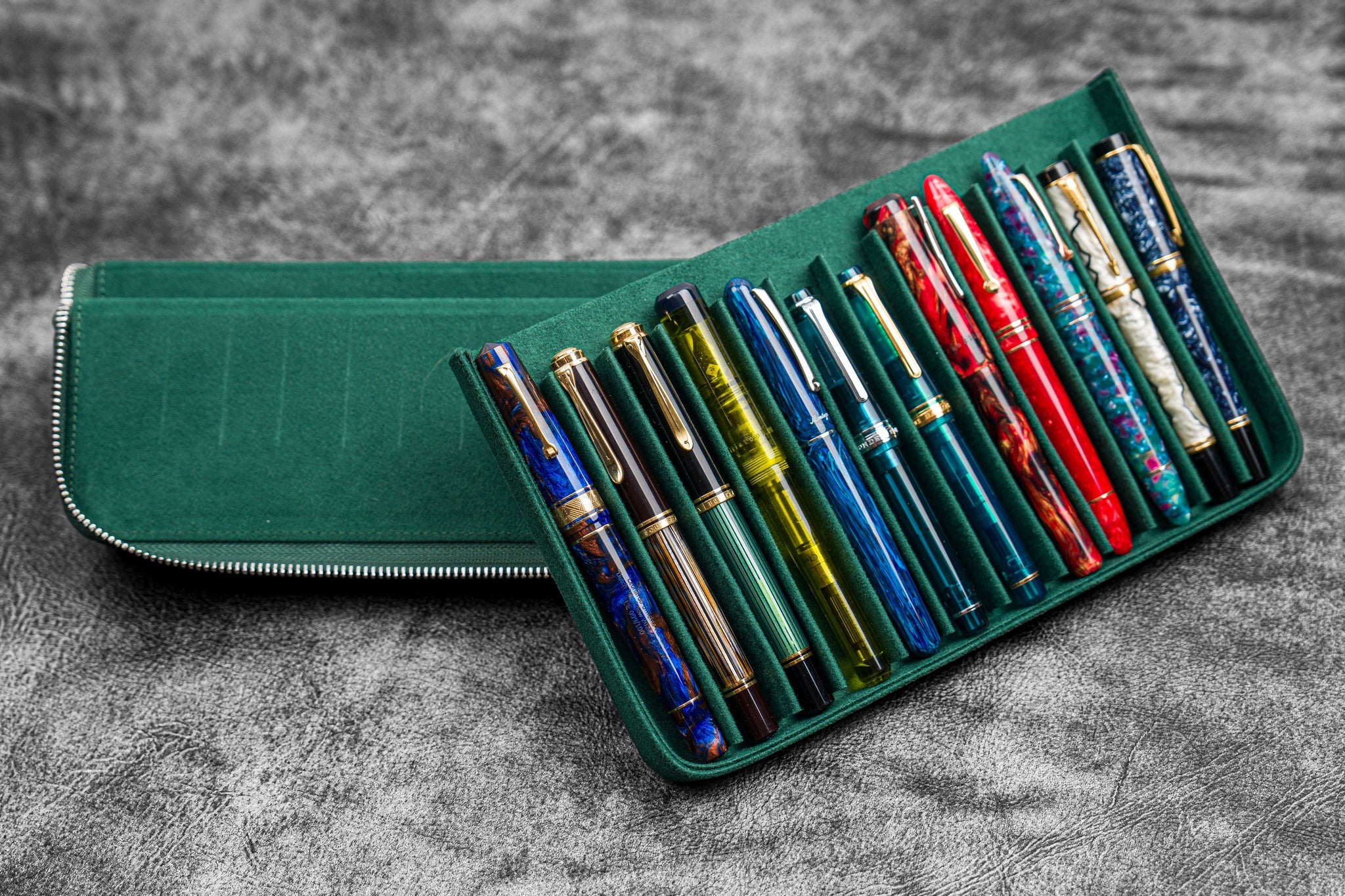 Leather Magnum Opus 12 Slots Hard Pen Case with Removable Pen Tray - Crazy Horse Forest Green