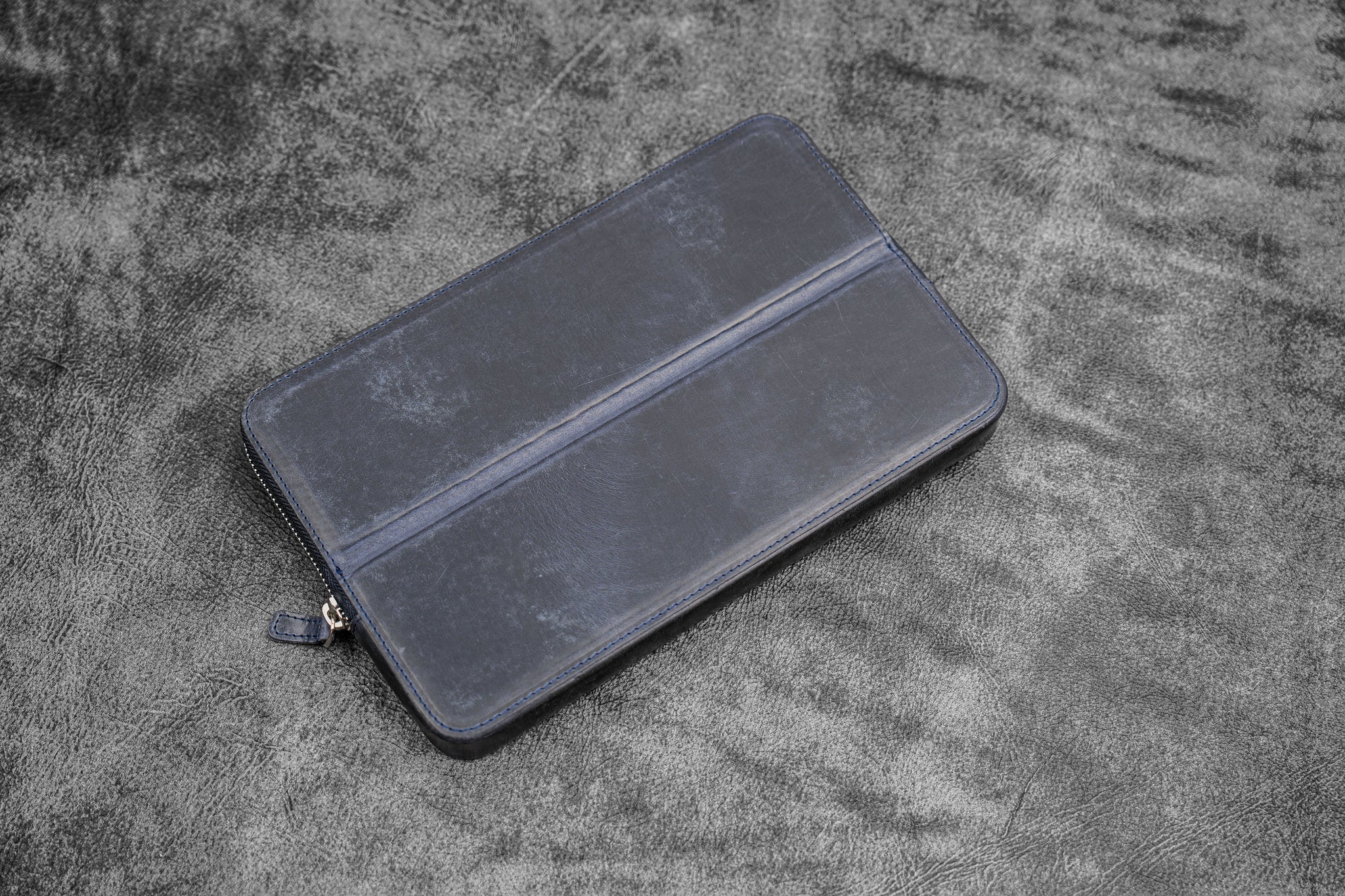 Leather Magnum Opus 12 Slots Hard Pen Case with Removable Pen Tray - Crazy Horse Navy Blue