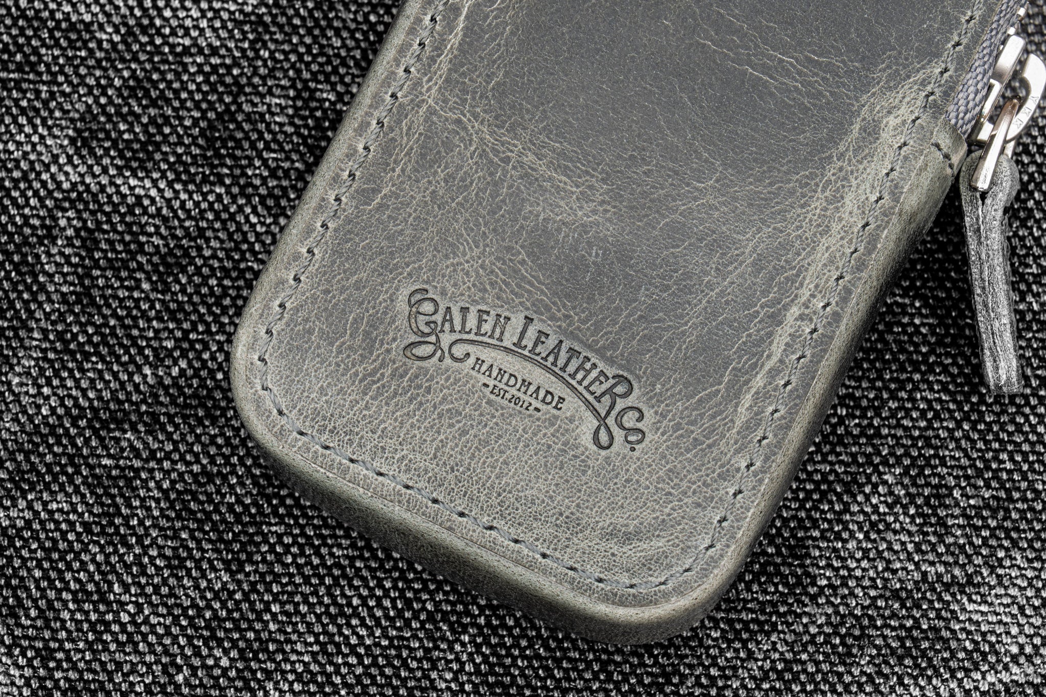 Leather Zippered Magnum Opus 2 Slots Hard Pen Case with Removable Pen Tray - Crazy Horse Navy Smoky