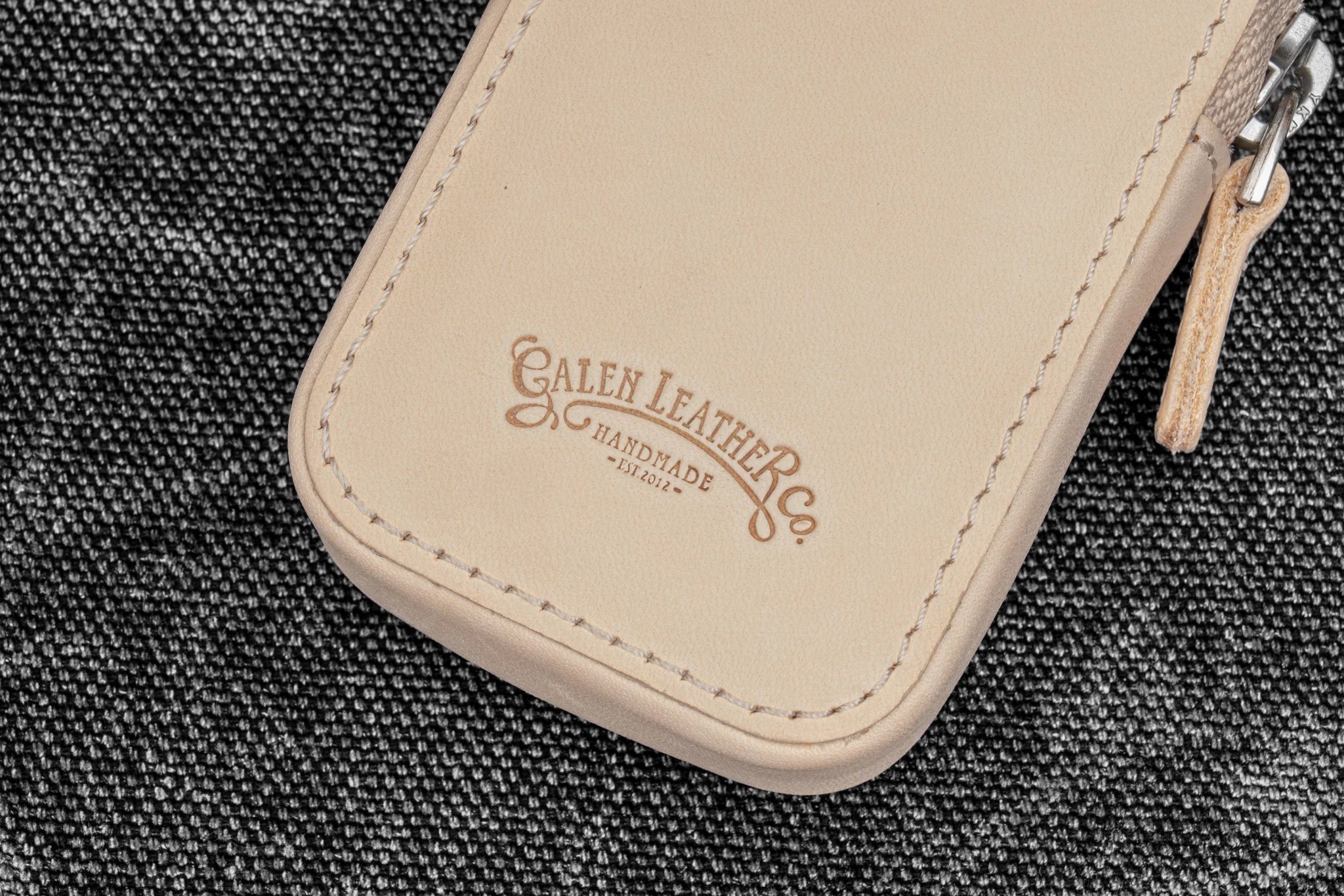 Leather Zippered Magnum Opus 2 Slots Hard Pen Case with Removable Pen Tray - Undyed Leather