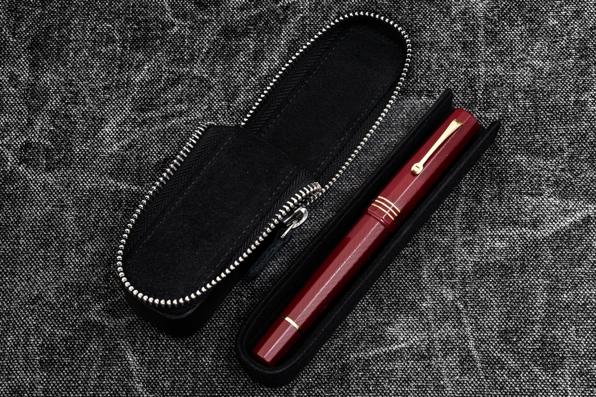 Leather Zippered Magnum Opus Single Hard Pen Case For Oversized Pens & Namiki Emperor  - Black