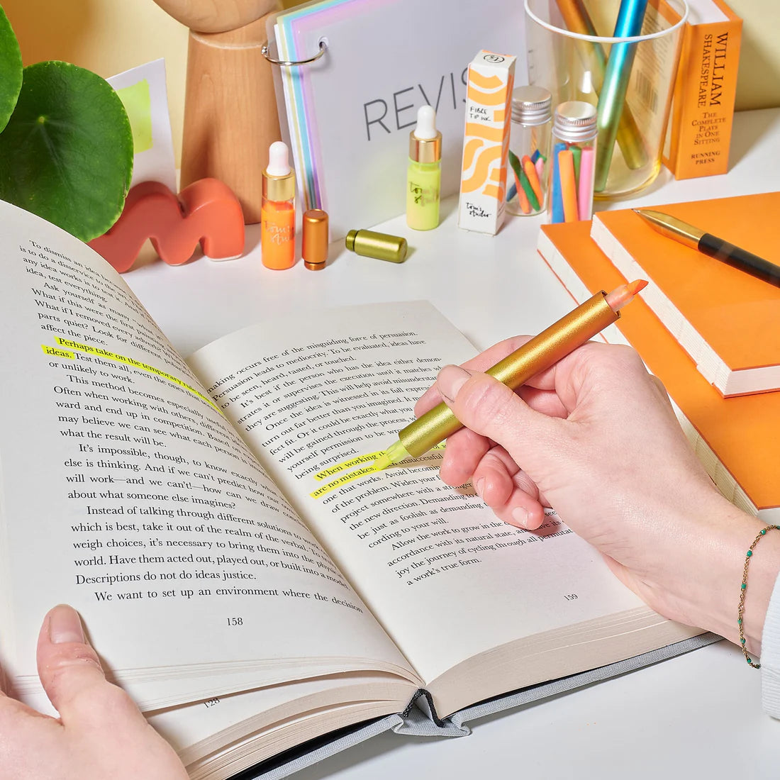 Ori – the infinitely refillable highlighter (Orange Yellow)