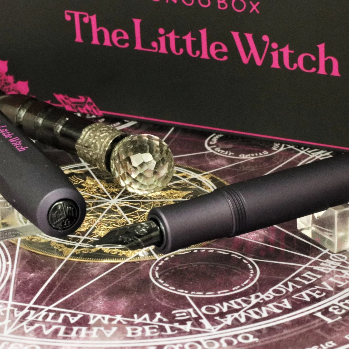 [BUNGUBOX × KAWECO] "The Little Witch"