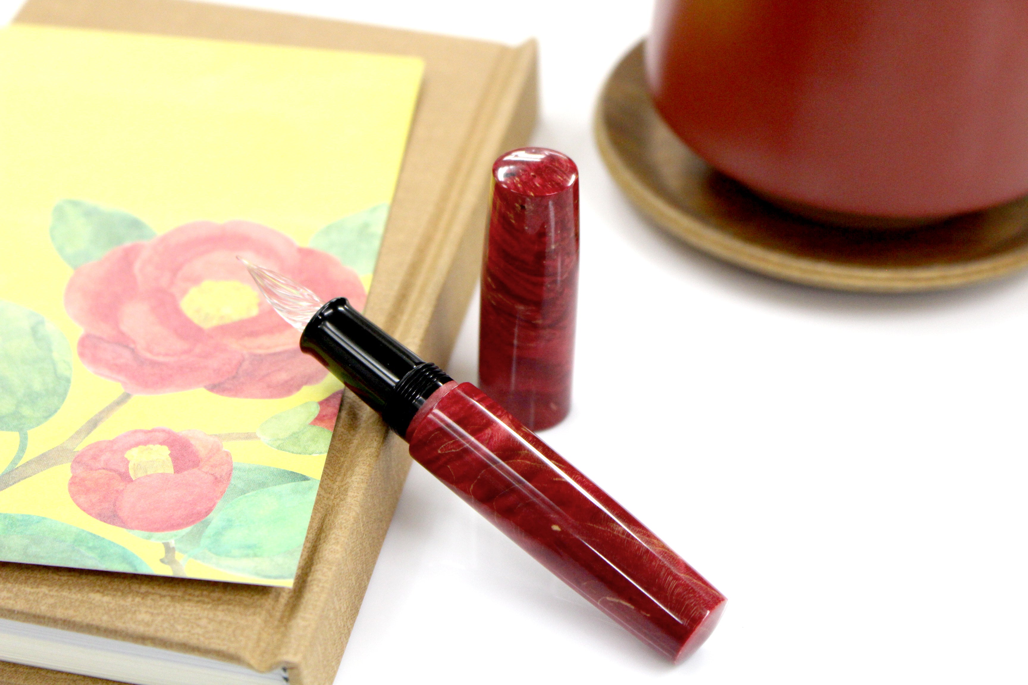 Goto Camellia White Red Glass Pen