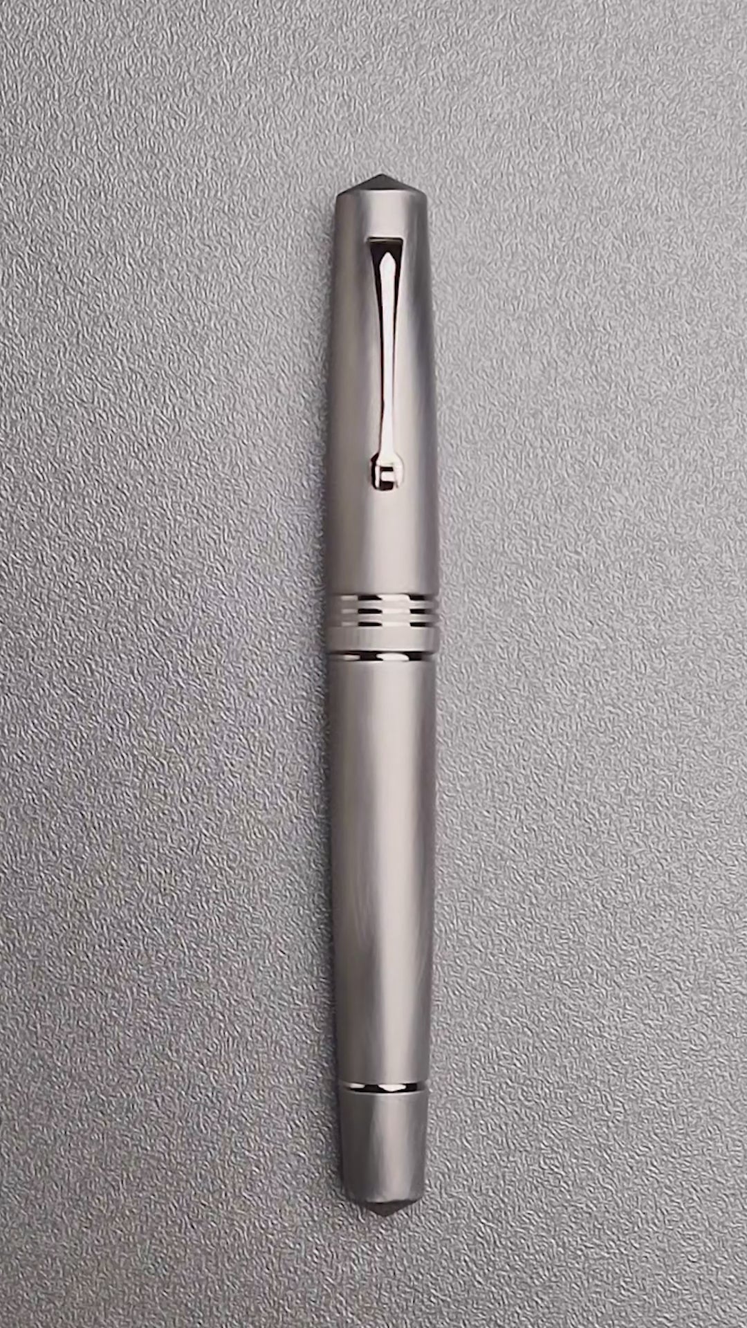 Momento Zero Aluminia (Silver Trim)